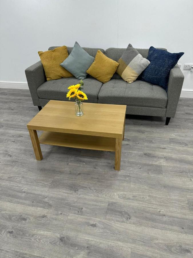 Huge Studio Close To City Centre With Free Secure Parking Leeds  Buitenkant foto